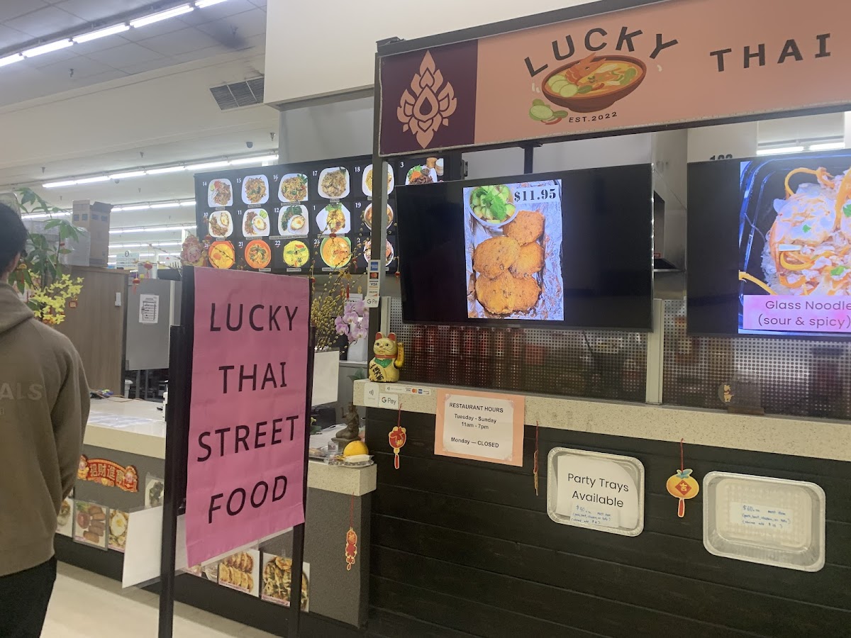 Lucky Thai Street Food